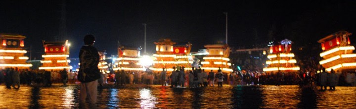 屋台が川を渡る幻想的な祭 「西条祭り 伊曽乃神社の宮入り」 Isono Shrine Saijo Festival 屋台が川を渡る幻想的な祭 「西条祭り 伊曽乃神社の宮入り」 Isono Shrine Saijo Festival