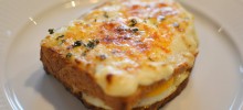 ショルダーベーコンと卵のクロックムッシュ「ジャンキーノンキー」 Junky Nonky Breakfast & Brunch