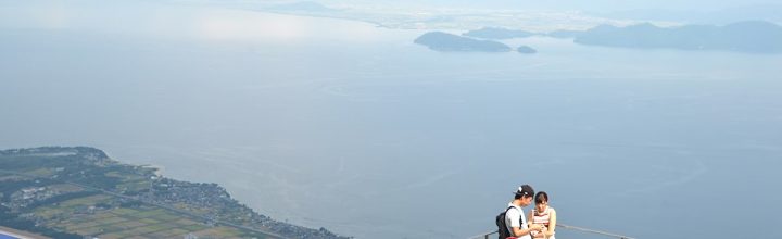 標高1,100mからの琵琶湖の絶景「びわ湖テラス」 THE BIWAKO TERRACE 標高1,100mからの琵琶湖の絶景「びわ湖テラス」 THE BIWAKO TERRACE