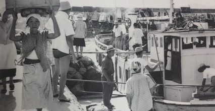 島の港についたら船の積み荷をみてほしい 島の港についたら船の積み荷をみてほしい