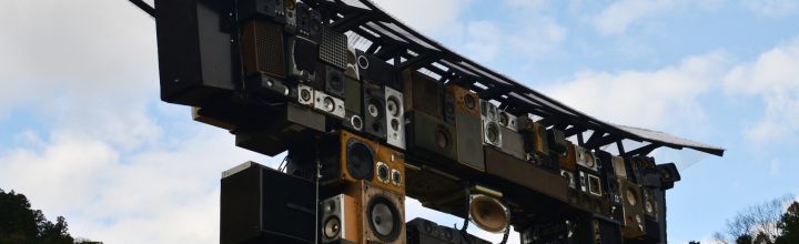 徳島県神山町でアート作品が「カラオケ鳥居」が公開され話題に Karaoke Torii 徳島県神山町でアート作品が「カラオケ鳥居」が公開され話題に Karaoke Torii