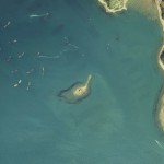 無人島も含めると3,000もの島がある瀬戸内海にはこんな島もあります。虫に食べられあと100年で消滅してしまう島、ホボロ島。 日本では珍しい生物侵食（bioerosion）という現象