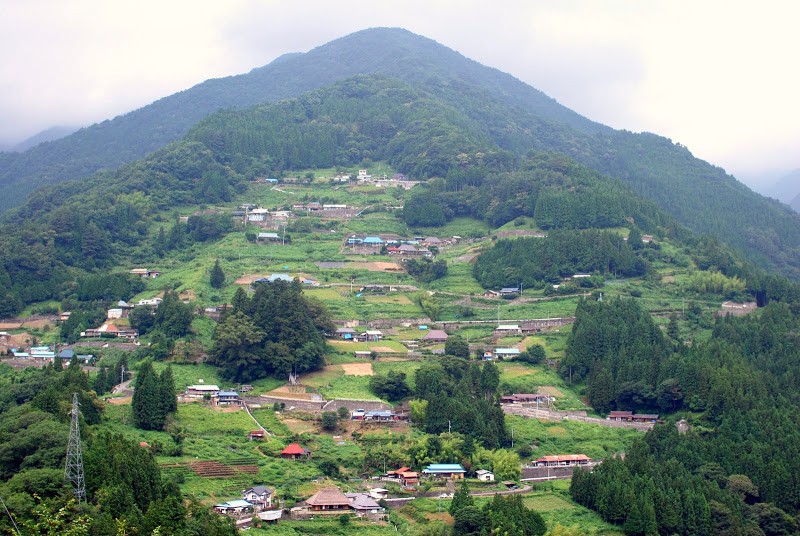 斜面に広がる天空の郷。徳島にある石垣の集落「祖谷・落合」　Ochiai vilage at Iya valley