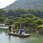 特別名勝の大名庭園『栗林公園』で和船に乗船！ Japanese Wooden Boat Ride at Ritsurin Garden