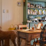 島を望む小さな美術館と喫茶「ヴェランダ」 – Small musee and cafe “Veranda”