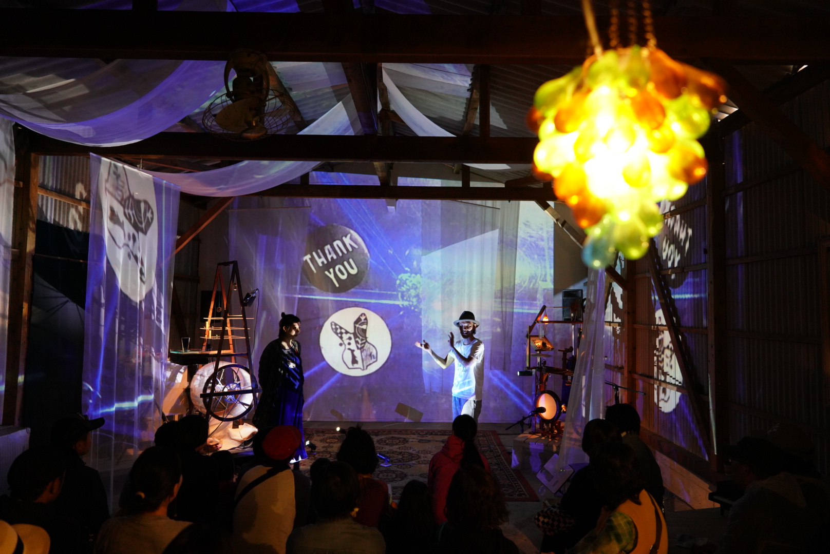 瀬戸内の豊島で暮らし 劇場を開くアーティスト ウサギニンゲン Artist Usaginingen At Teshima Island Of Setouchi 物語を届けるしごと