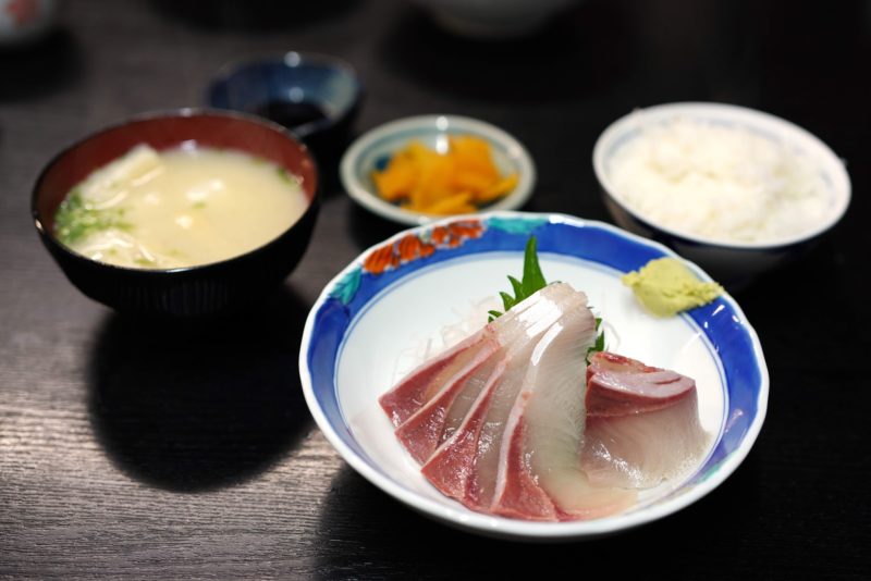 市場のごはん『おけいちゃん』 – Cuisines of fIsh market  “Okeichan”