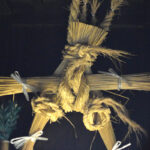 伊吹島独特な形のしめ飾り『懸の魚（かけのいお）』 – “Kakenoio” of Ibukijima island, a New Year festoon made of sacred straw
