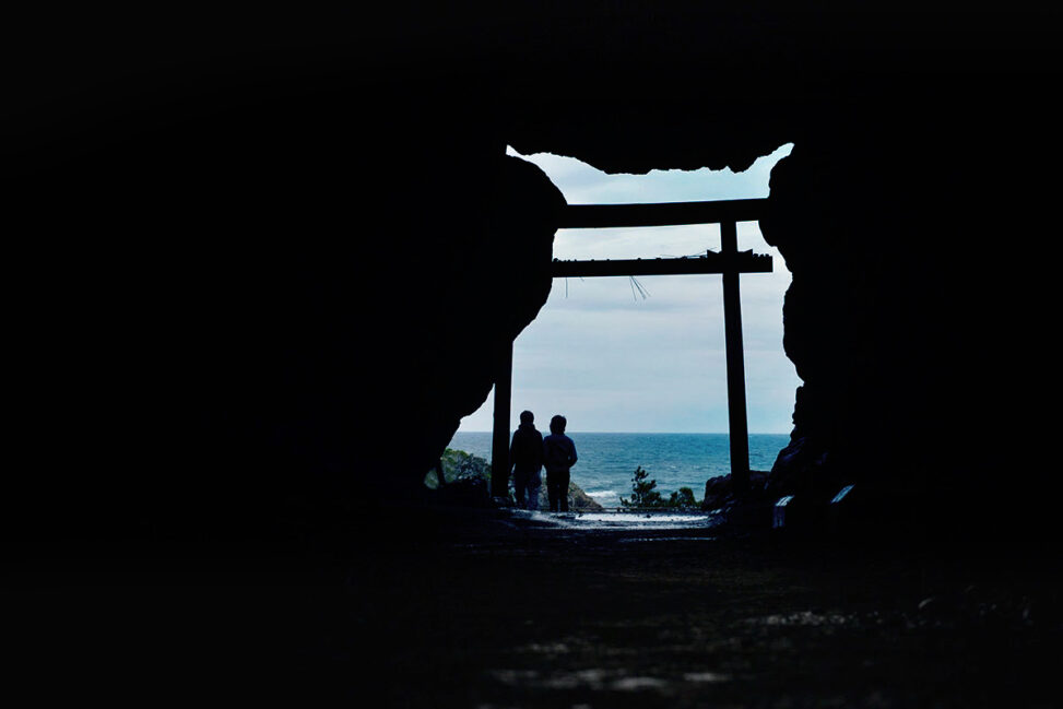 空と海がみえる洞窟。空海、悟りの地『御厨人窟（みくろど）』 - Land of Kukai's enlightenment "Mikurodo Cave"