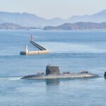 潜水艦『まきしお』が高松港へ – The submarine “Makishio” arrives at Takamatsu port