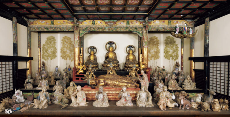 仏涅槃群像（ぶつねはんぐんぞう） 江戸時代・17世紀　香川・法然寺蔵 （注）本展では、涅槃像と群像の一部を展示します。