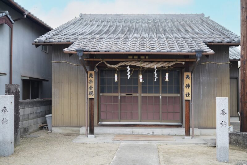 かつて入江にあった夷（えびす）神社 – ‘Ebisu Shrine’, once located on the coast.