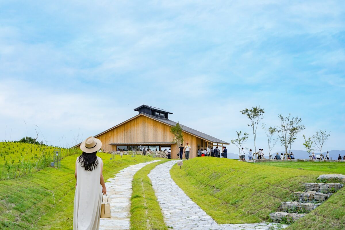 香川】瀬戸内を望む堀部安嗣建築! 大串半島『時の納屋』 – [Kagawa