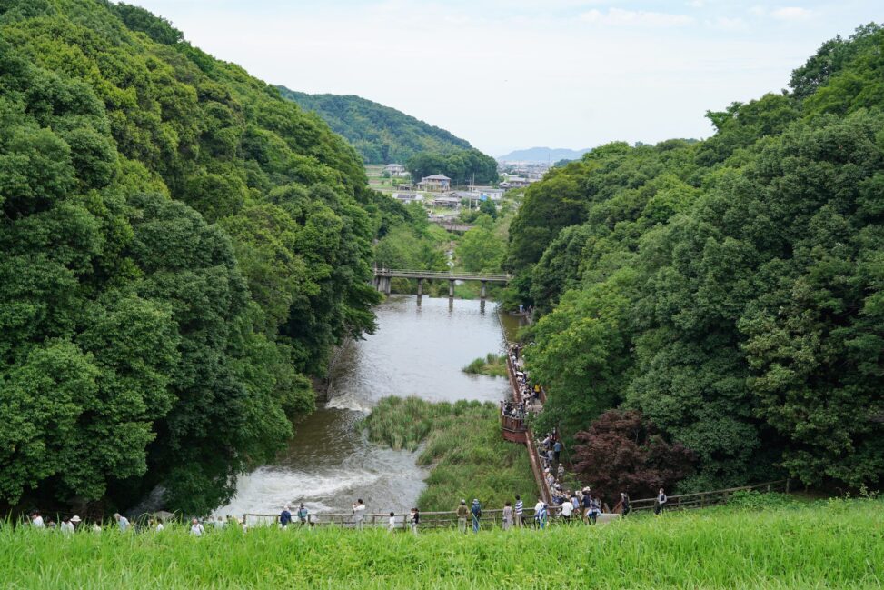 【毎年6/15】初夏の風物詩、満濃池のゆる抜き - [Kagawa 6/15] "Mannou pond", Seasonal event of releasing water from a reservoir