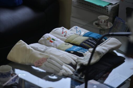 世界を狙うフェンシング・グローブ - Fencing gloves made in Higashi-kagawa