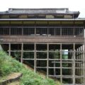 斜面に建つ懸け造りの『参籠殿』少彦名神社 – Sanrouden, Sukunahikona shrine